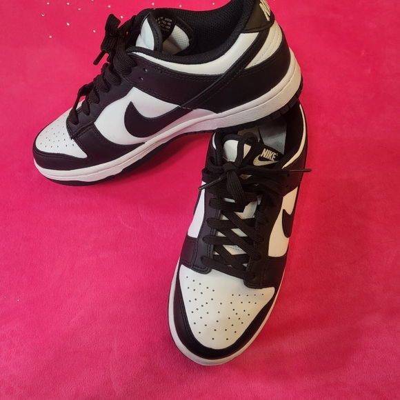 Nike panda low dunks - Picture 1 of 5
